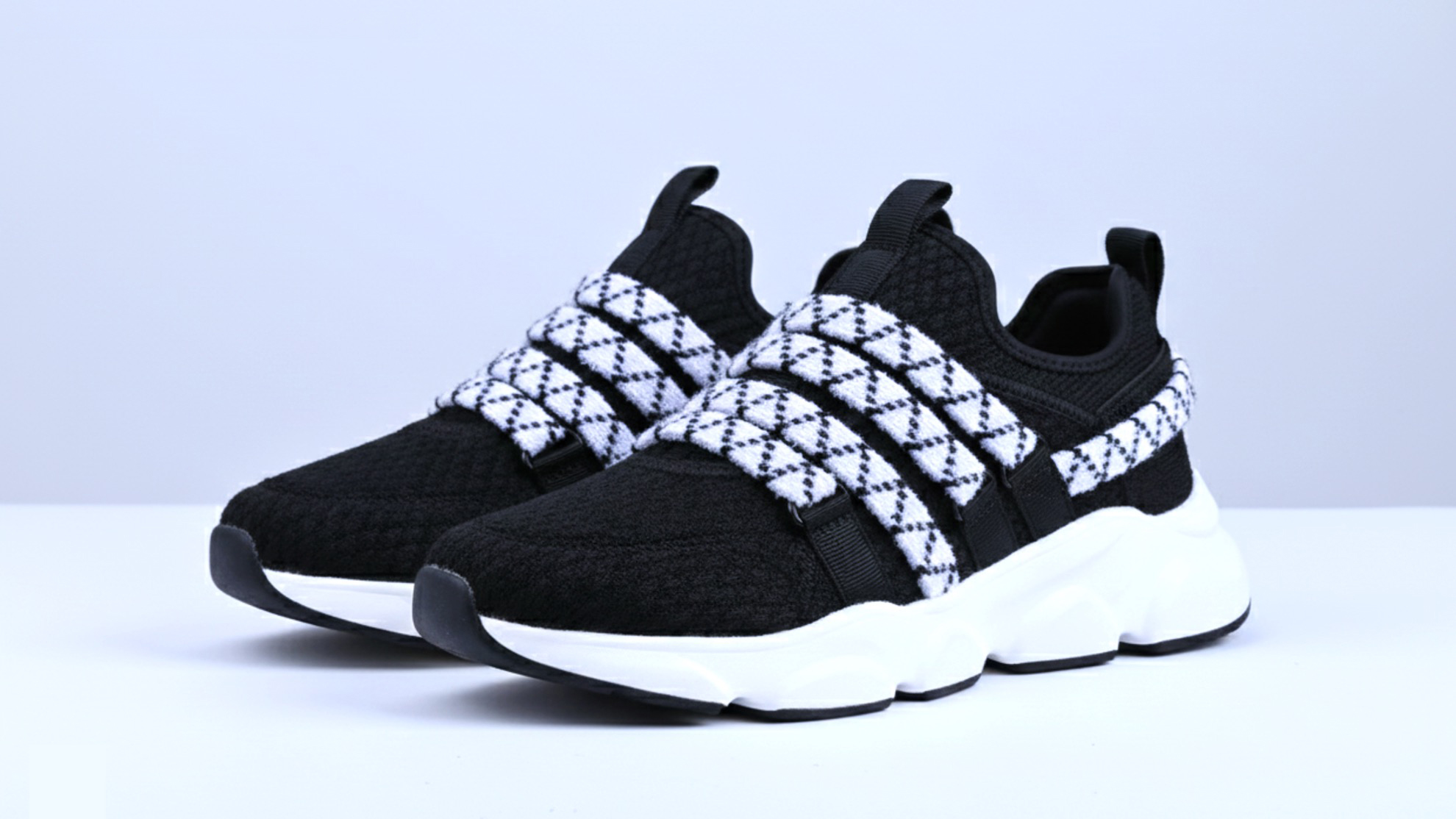 Athleisure Shoes × Braid Fastening Cord